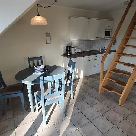 Appartement Darsser Weg 38 *